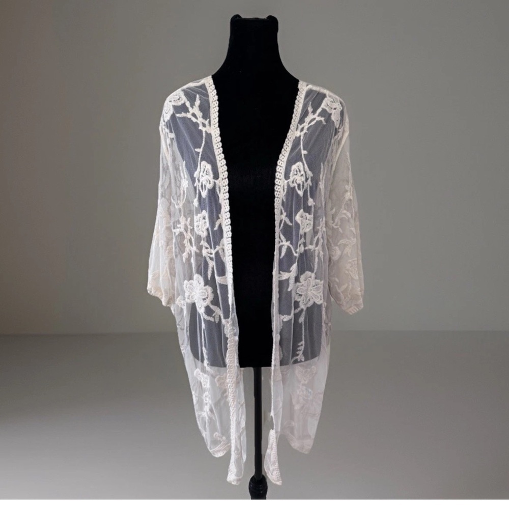 Plus Size Kimono Sz 1X Boho Hippie Floral Embroidered Cardigan Open Front Ivory